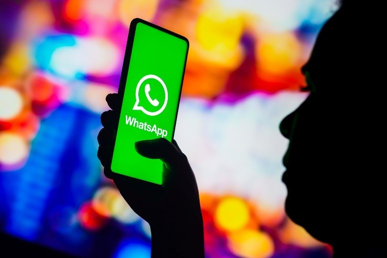 La AEPD ha sancionado a una empresa con 1.500 euros, por incluir el número personal de una trabajadora en un grupo de WhatsApp